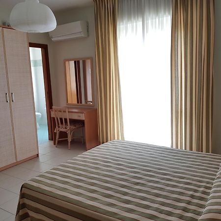 Hotel Jollino Пінето Екстер'єр фото