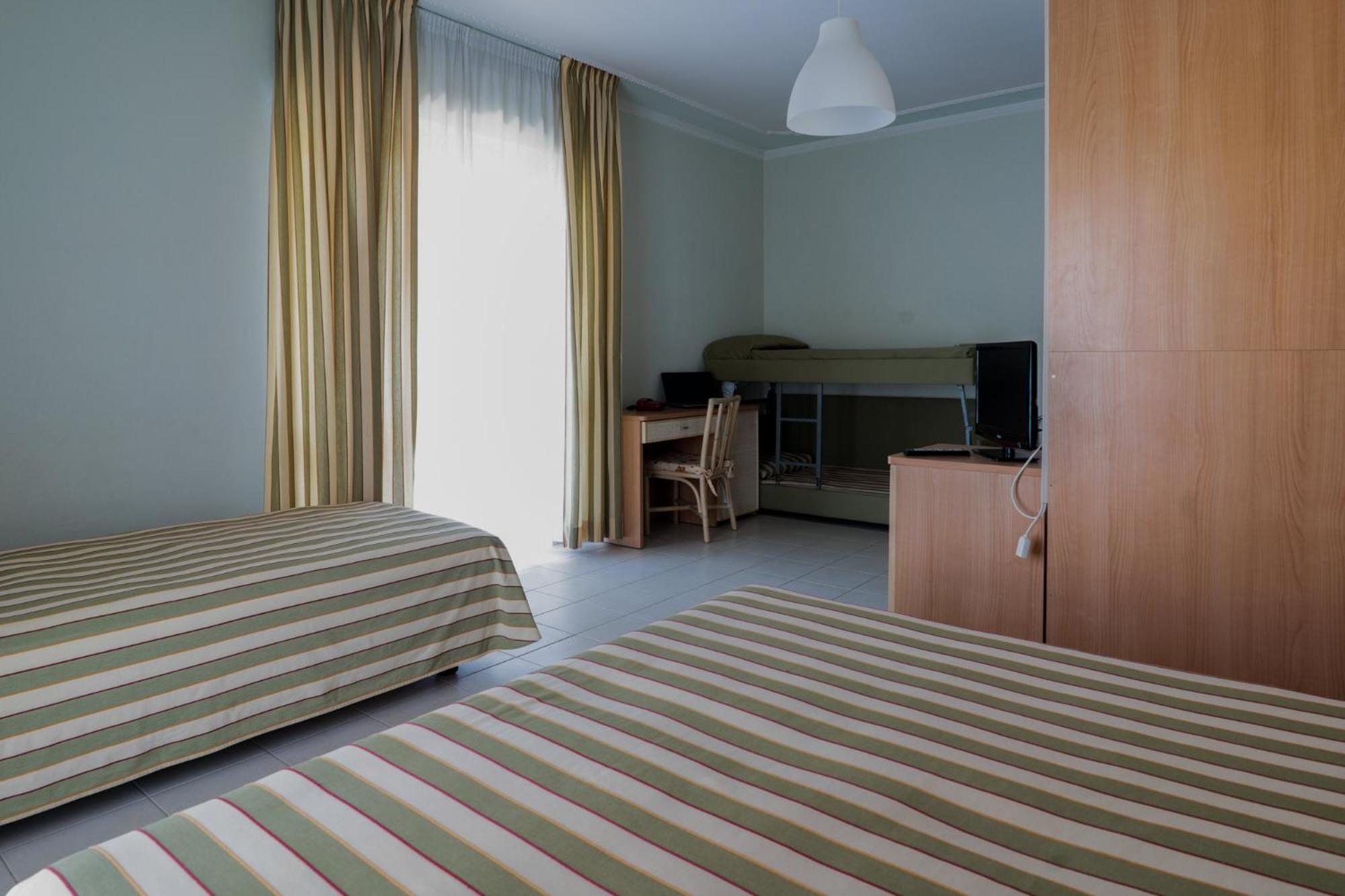 Hotel Jollino Пінето Екстер'єр фото