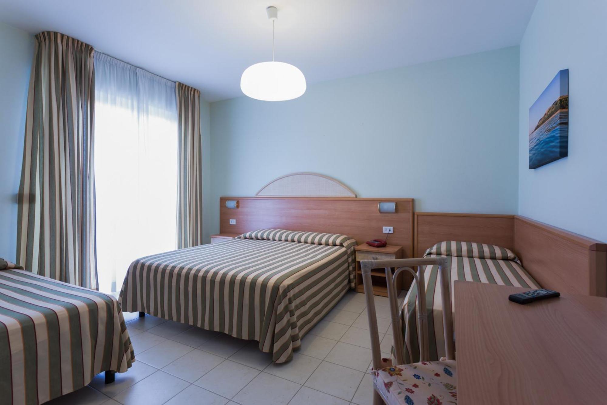 Hotel Jollino Пінето Екстер'єр фото