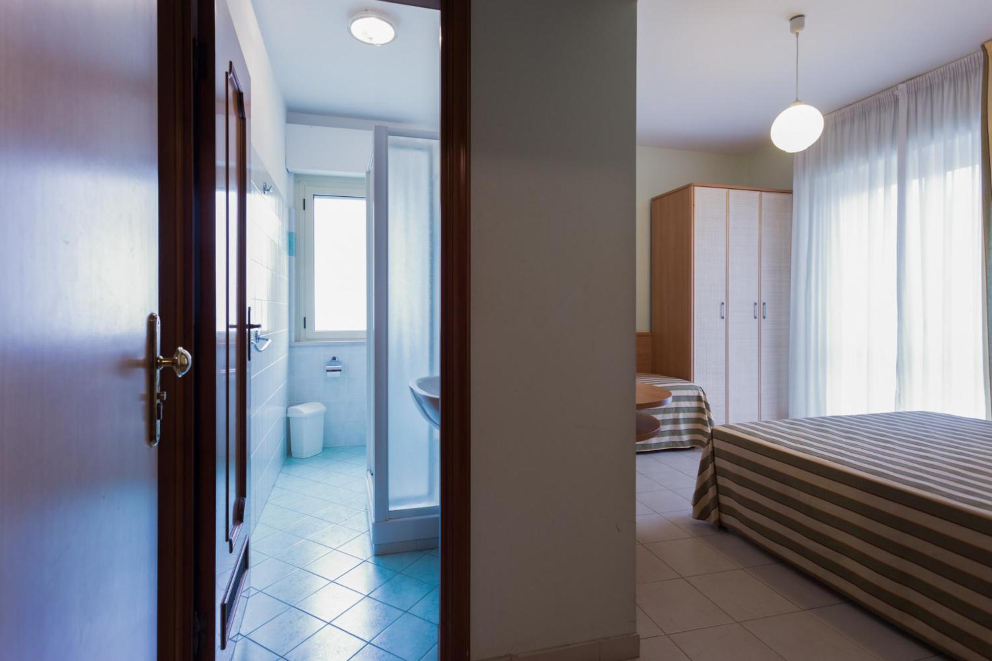 Hotel Jollino Пінето Екстер'єр фото