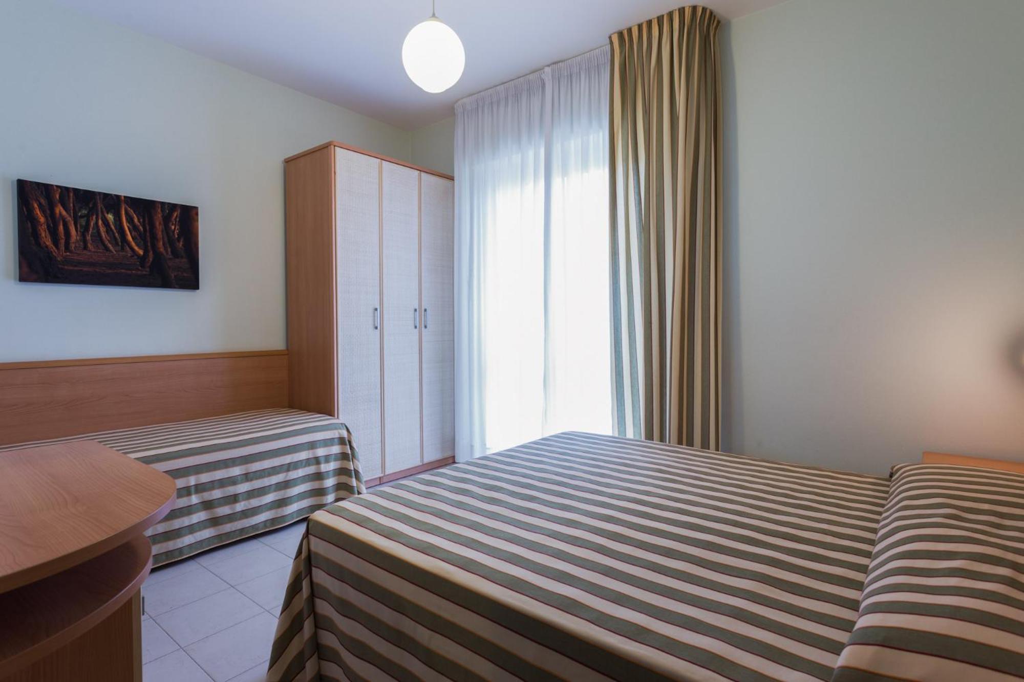 Hotel Jollino Пінето Екстер'єр фото